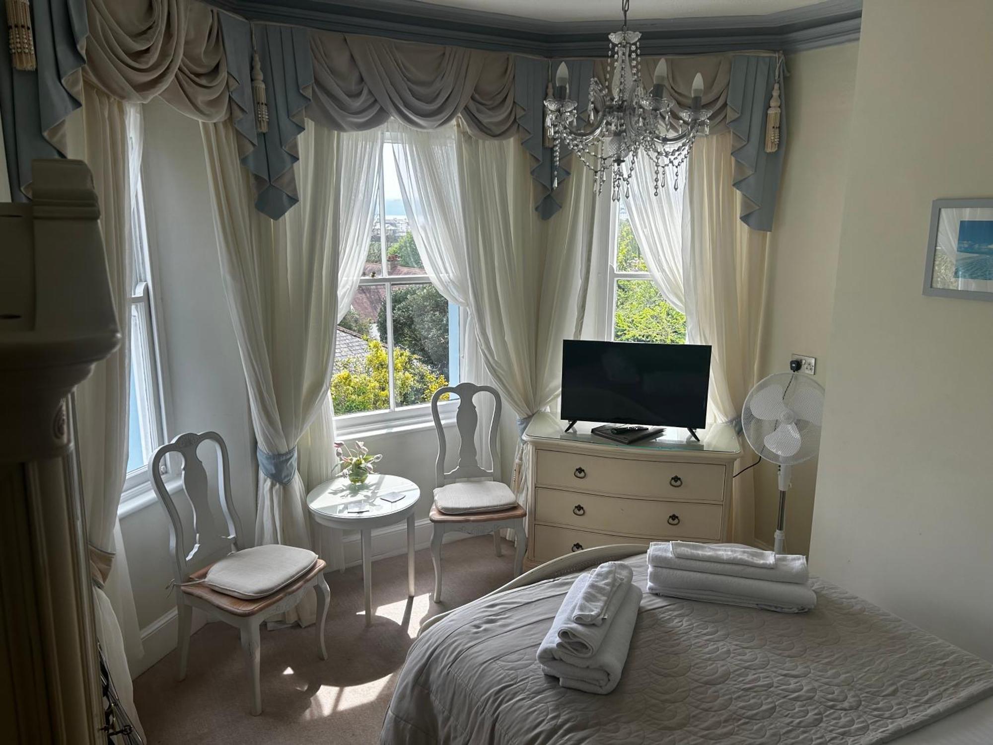 Amber House Hotel Пейнтон Экстерьер фото